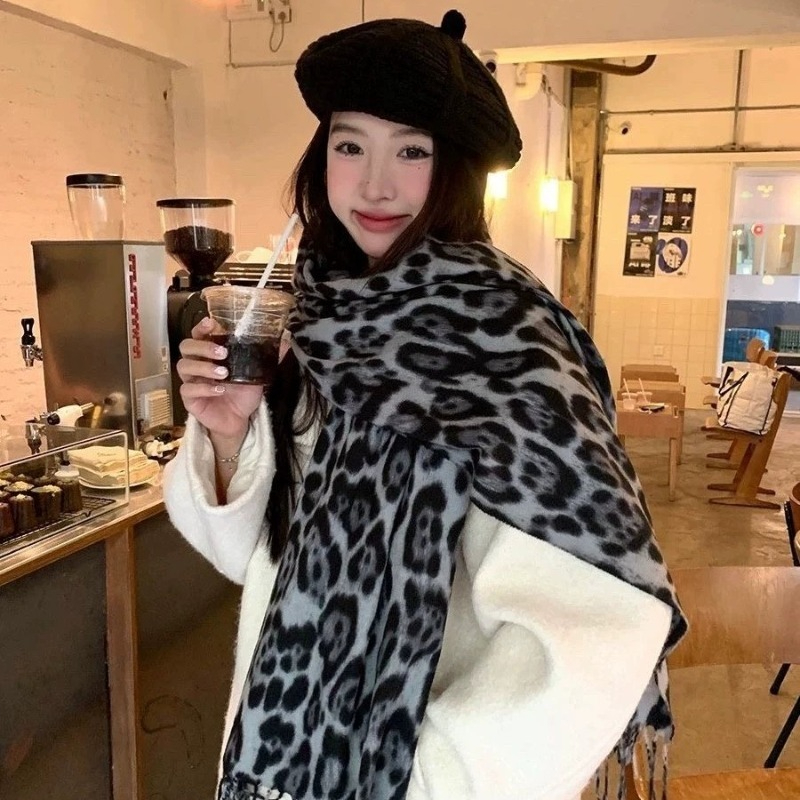 2025년 신상 레트로 실크 레오파드 패턴 스카프 가볍 - Men'S Accessories Vintage 리뷰 및 가격